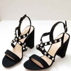 Badgley Mischka Jewel Miriam Cross heel 6 & 6.5